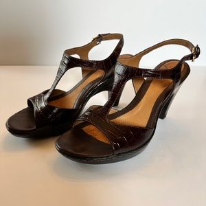 Sofft Croc Print T-Strap Cushioned Brown Heels Women’s Size 8M.